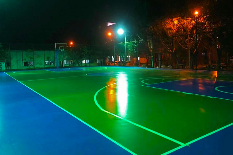 夜晚籃球場(chǎng)地