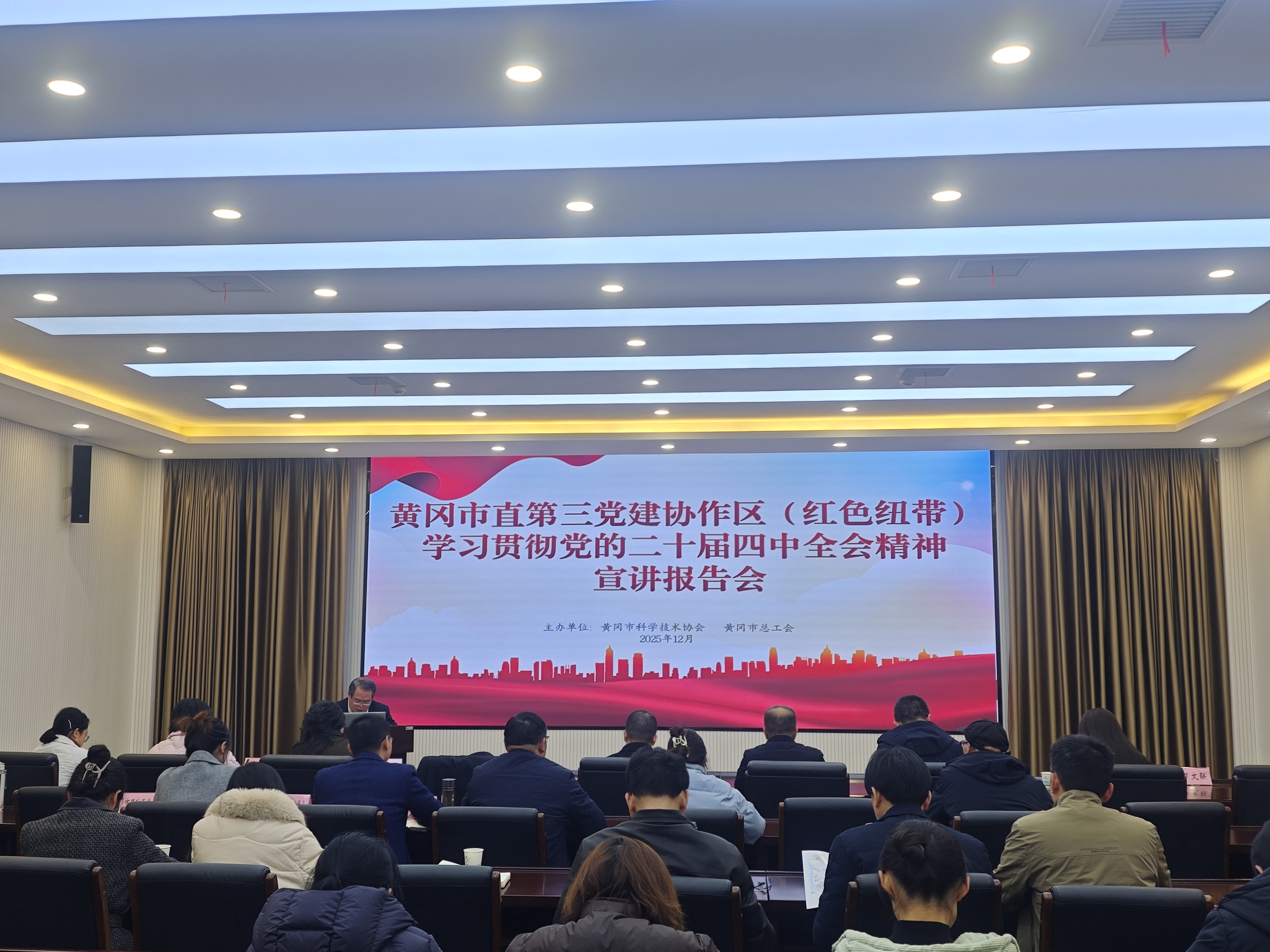 1766130455788010227.jpg 659461618.jpg